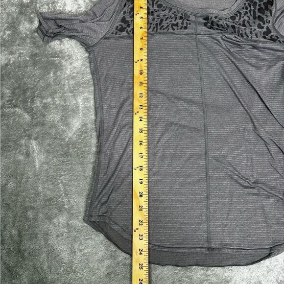 Lululemon Run Away Short Sleeve T Shirt Women’s Size 8 Gray - Picture 7 of 8